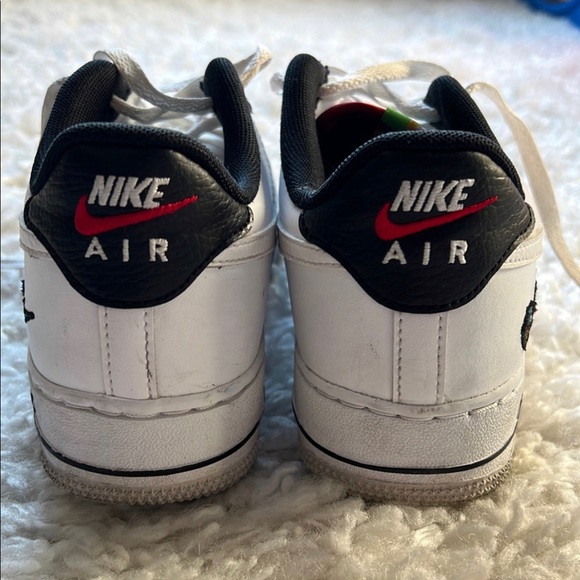 Air Force 1 LV8 big kid size 6.5 - Picture 4 of 6